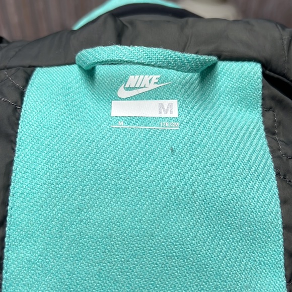 Nike ski jacket - Picture 6 of 7